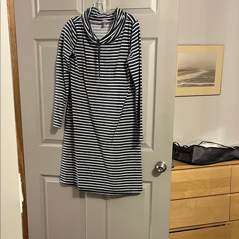 7/$20 Talbots Navy and White Striped Sweater Dress💥 7/$20